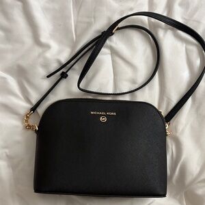Michael Kors Elegant Black Crossbody Bag